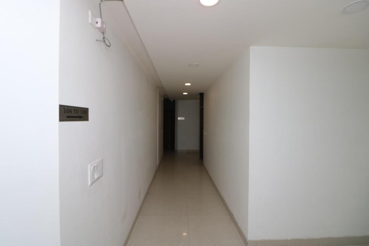 Oyo 9999 Hotel La Wisteria Делі Екстер'єр фото