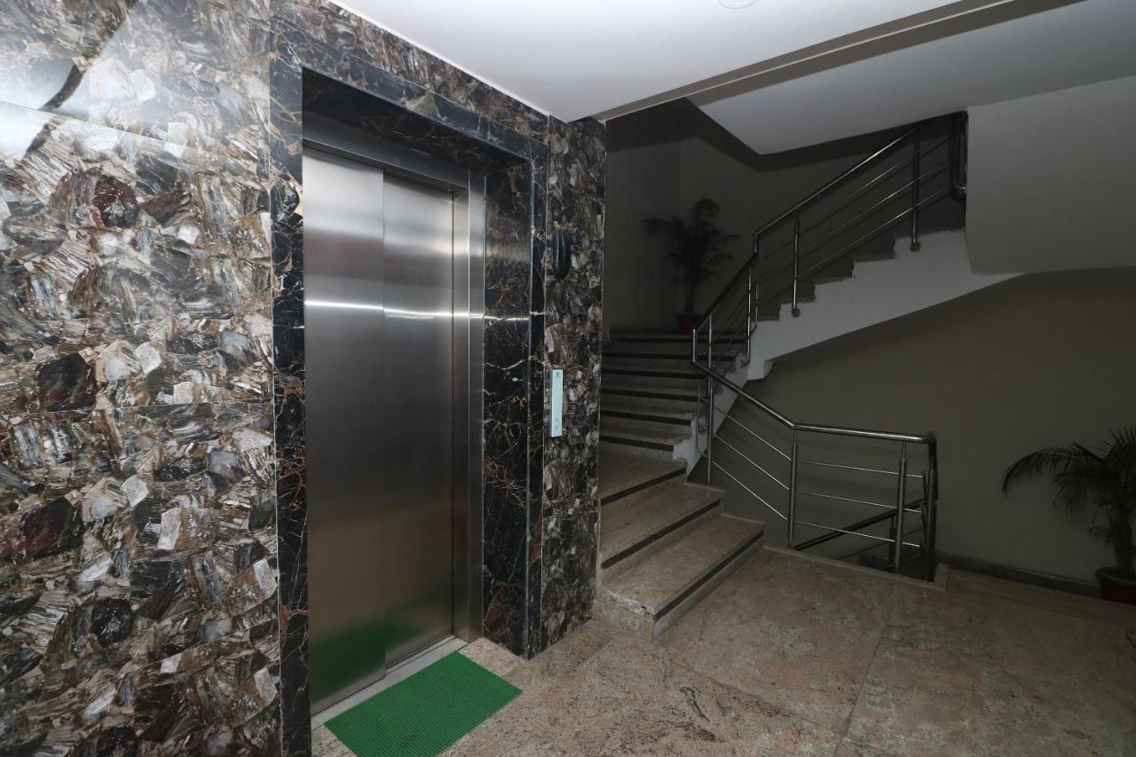 Oyo 9999 Hotel La Wisteria Делі Екстер'єр фото